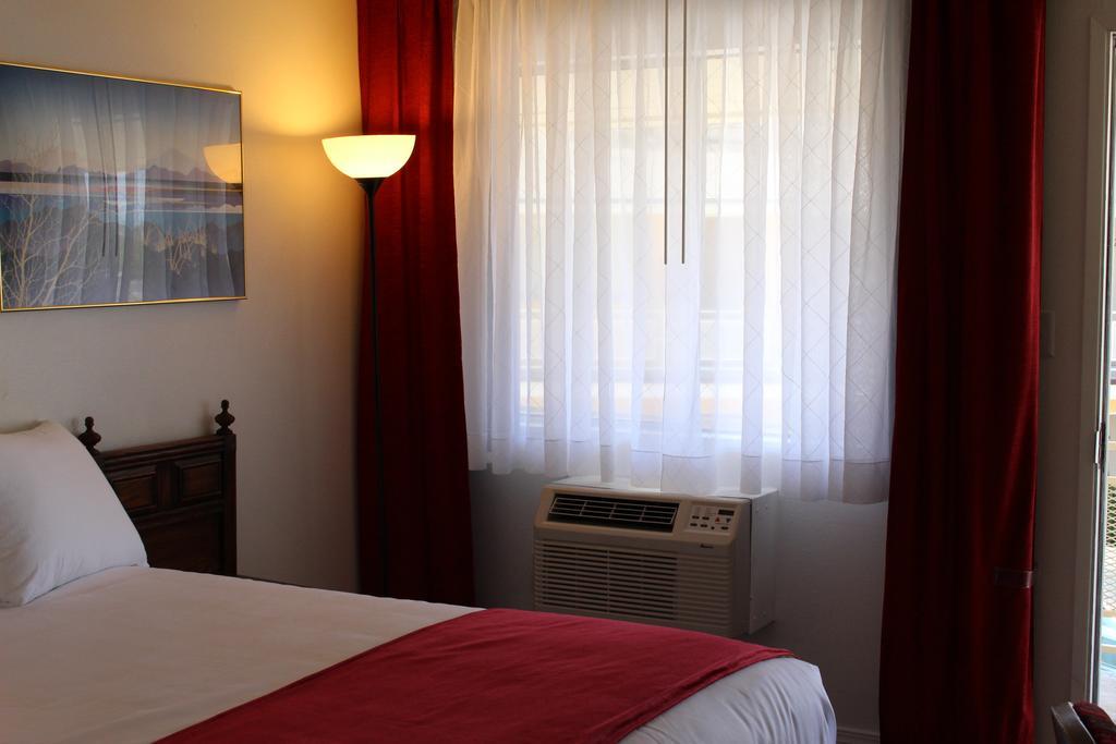 Sovana Inn Medford Kamer foto