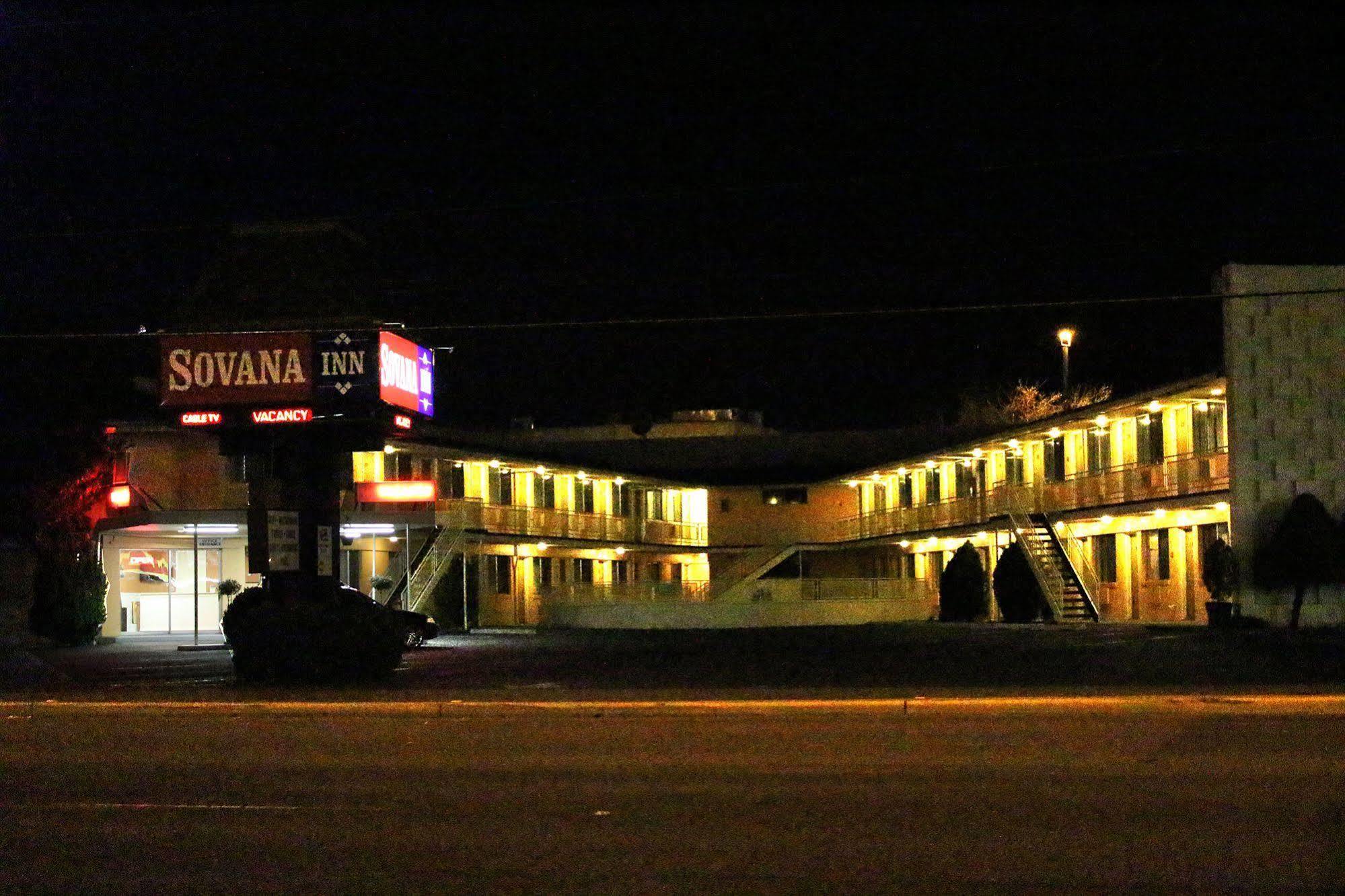 Sovana Inn Medford Buitenkant foto