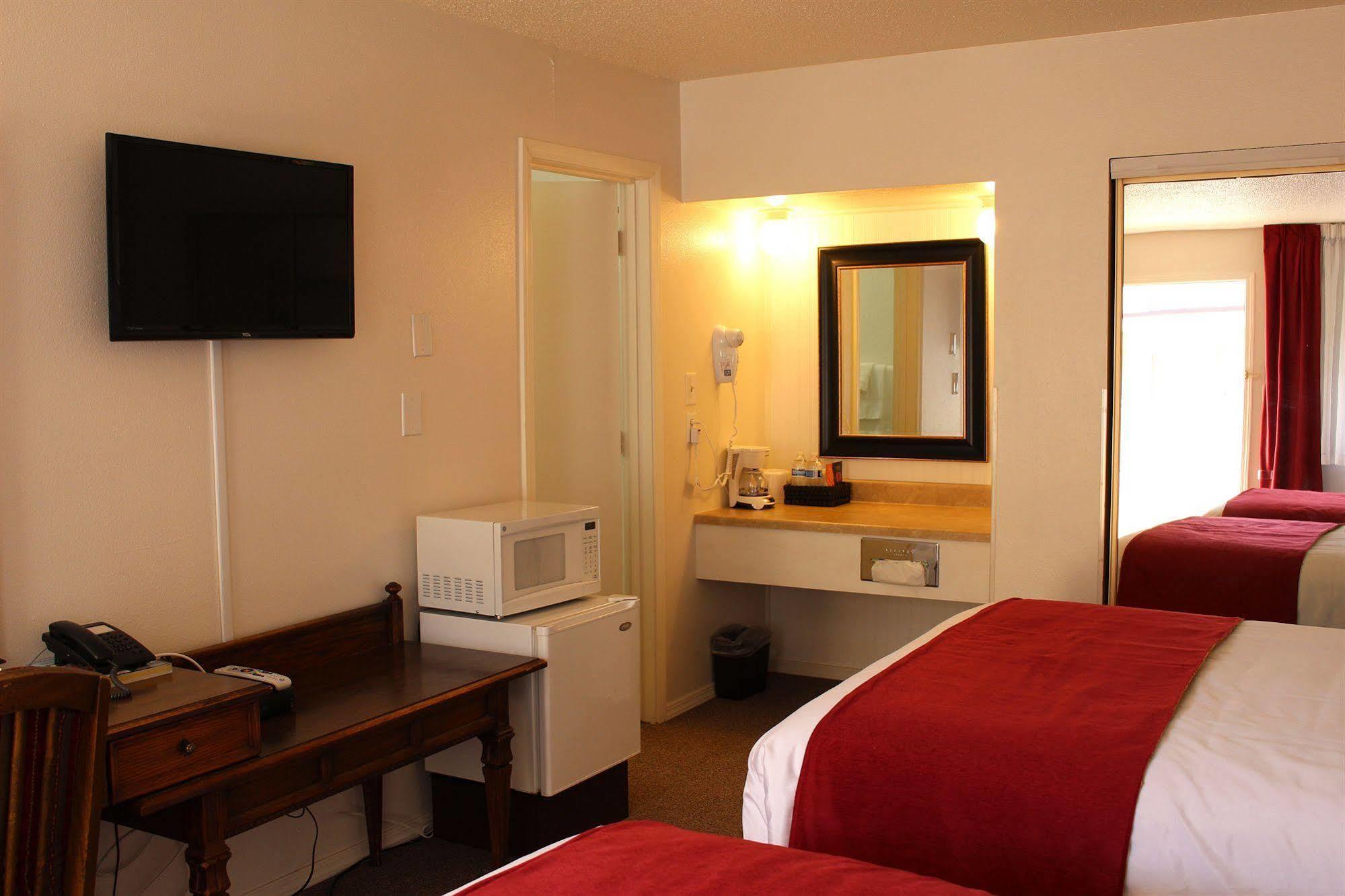 Sovana Inn Medford Buitenkant foto