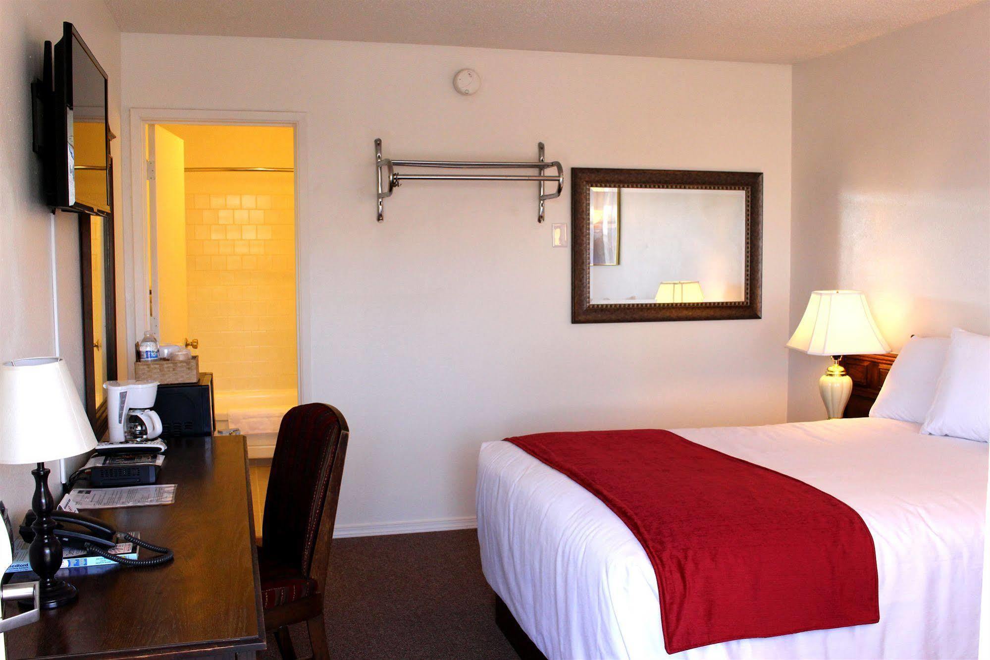 Sovana Inn Medford Buitenkant foto